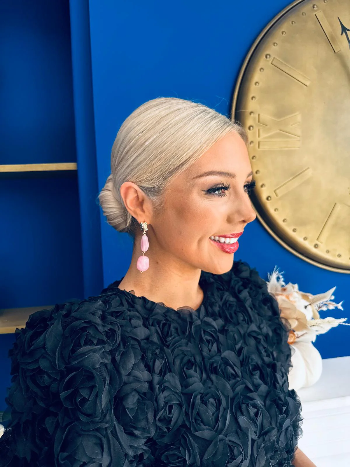 Betty Drop Earrings Rose - Image 3