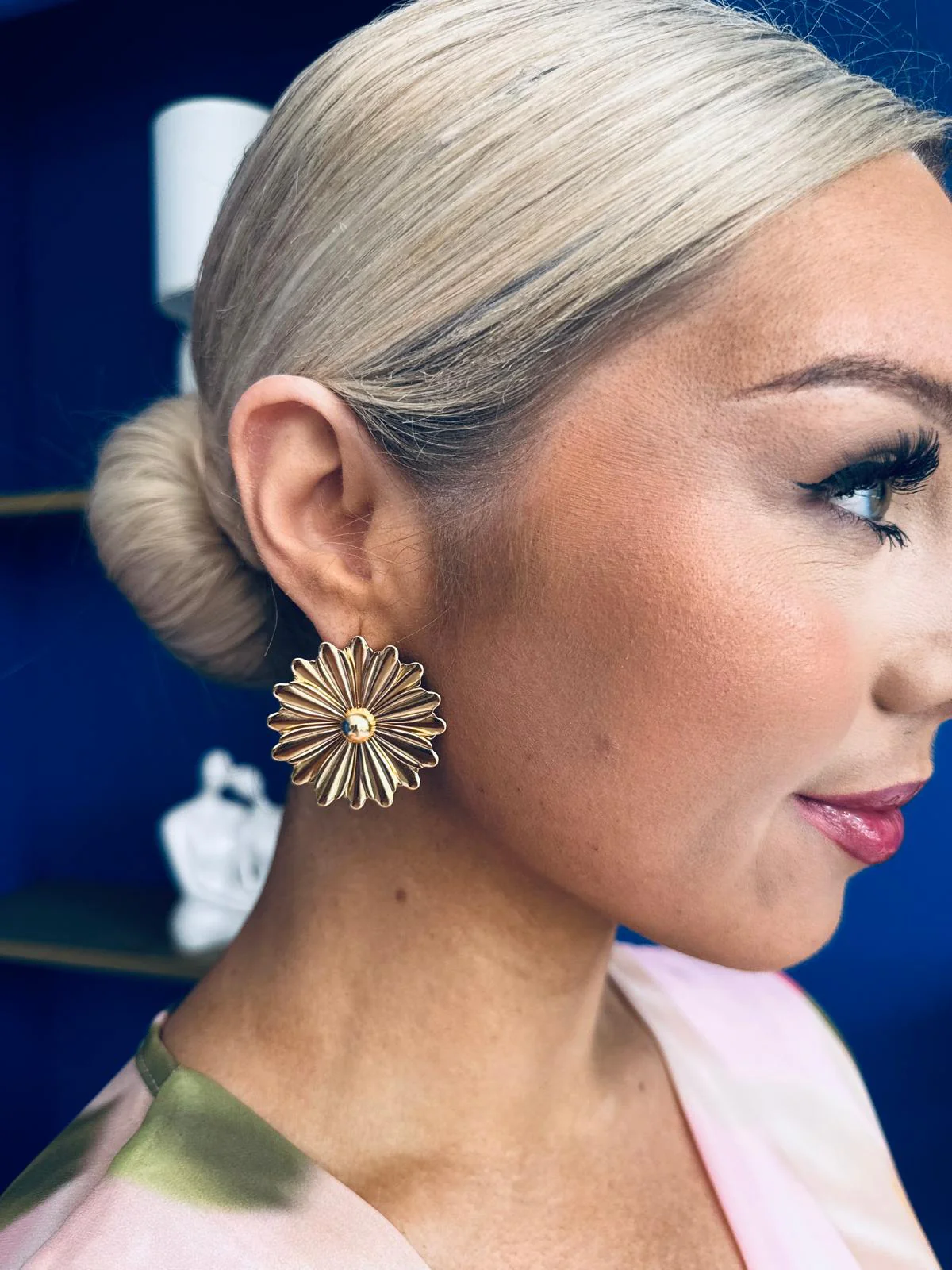 Daisy Stud Earrings Gold - Image 5