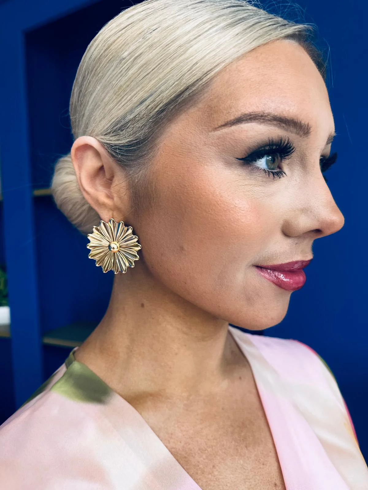 Daisy Stud Earrings Gold - Image 7