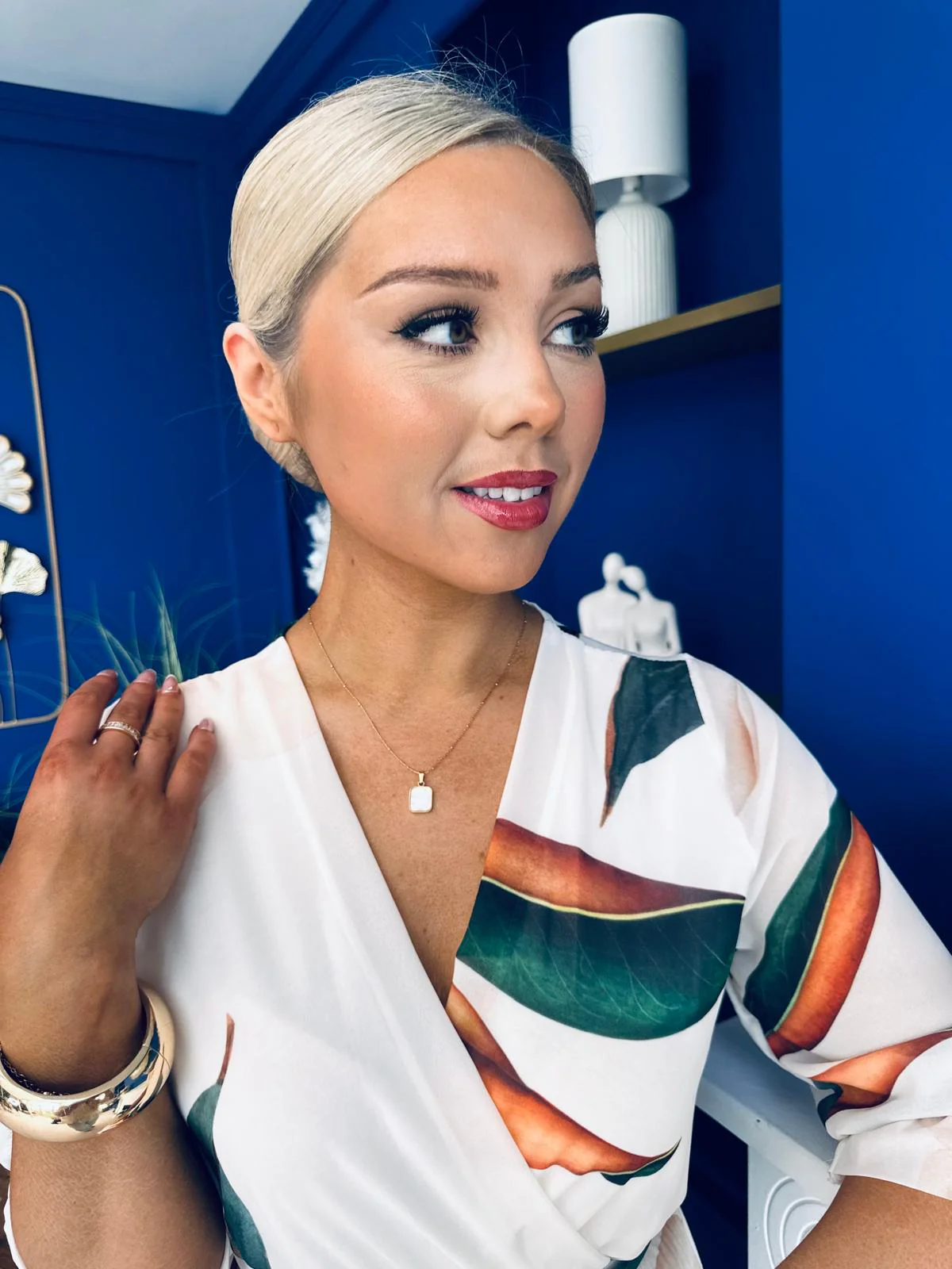 Emma Necklace White/Gold - Image 4