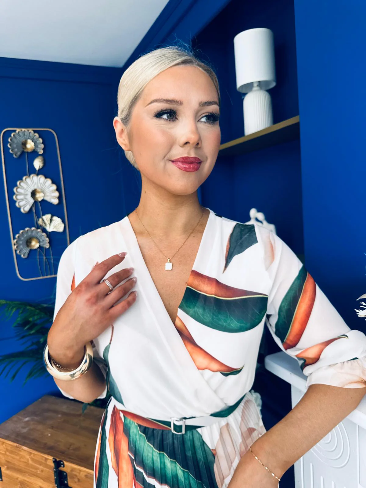 Emma Necklace White/Gold - Image 6