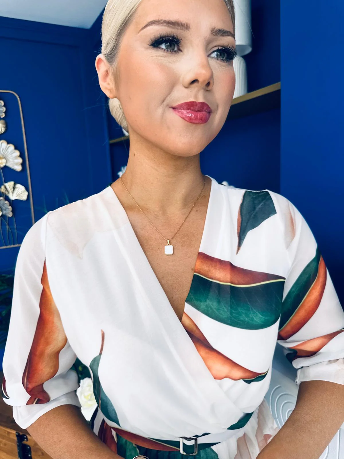 Emma Necklace White/Gold - Image 7